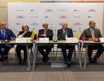 Comisión gubernamental y empresarial venezolana restablecen relaciones comerciales con homólogos colombianos