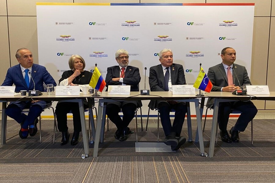 Comisión gubernamental y empresarial venezolana restablecen relaciones comerciales con homólogos colombianos