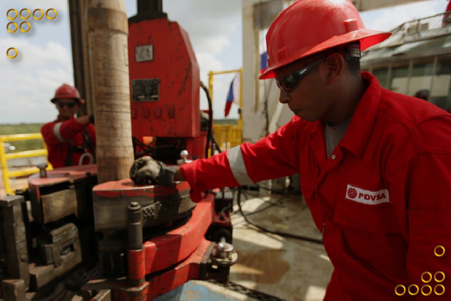 Trabajadores petroleros ejecutan plan operacional en campo La Ceiba