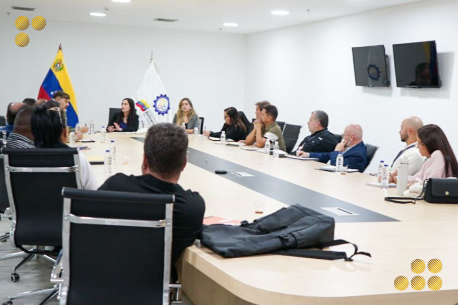 Ministerio de Industrias fortalece sector maderero mediante mesas de trabajo para encadenamiento productivo