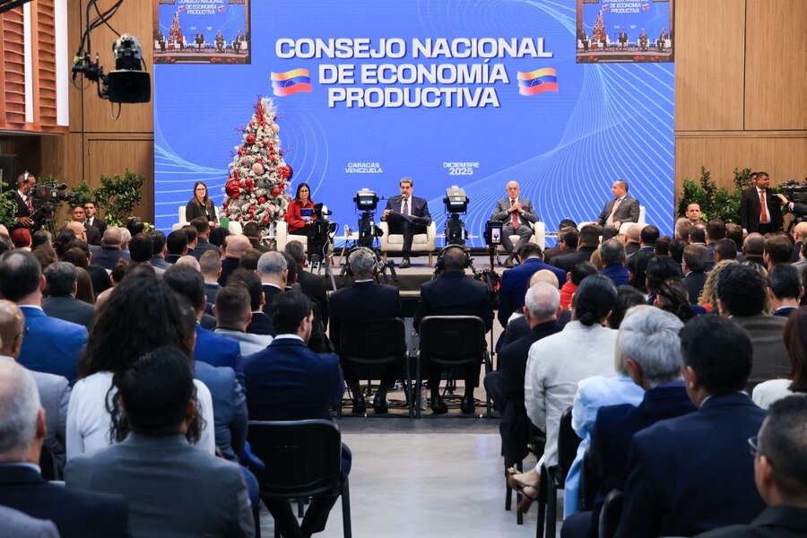 Presidente Nicolás Maduro destaca el crecimiento en sectores industriales e instruye sustitución completa de importaciones