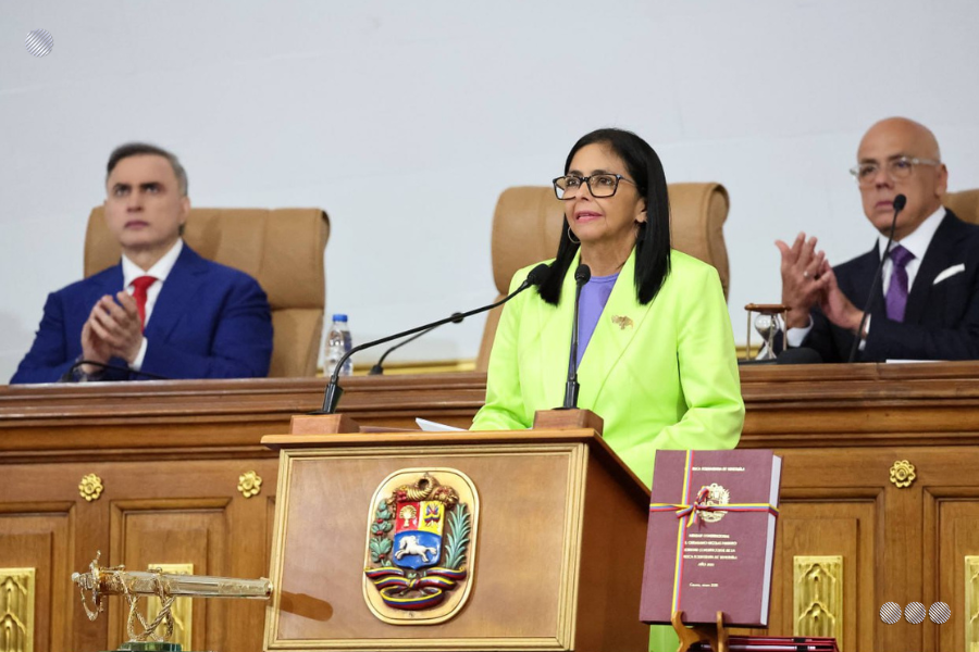 Delcy Rodríguez presenta proyecto de Ley para la Aceleración de Trámites ante la Asamblea Nacional