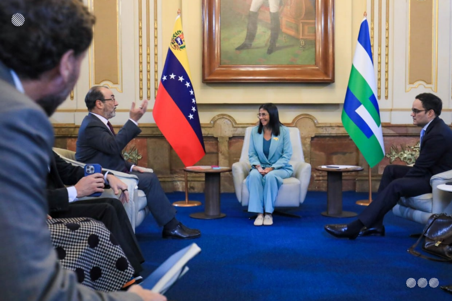 Presidenta encargada Delcy Rodríguez sostiene encuentro con la CAF en Caracas